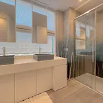 Seafront Luxury With Private Parking By Host Hero Διαμέρισμα *