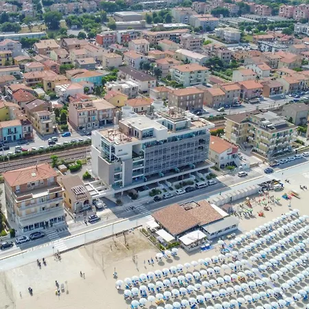 Seafront Luxury With Private Parking By Host Hero Διαμέρισμα *