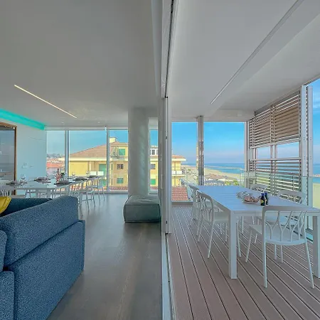 Seafront Luxury With Private Parking By Host Hero * 시비타노바 마르셰