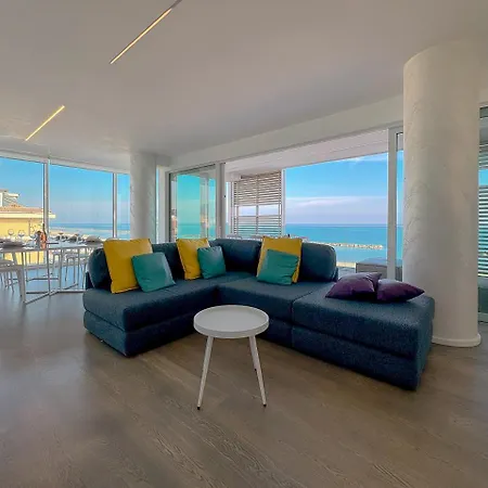 아파트 Seafront Luxury With Private Parking By Host Hero *