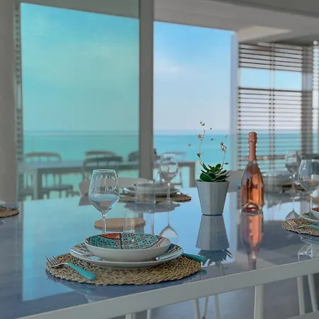 Seafront Luxury With Private Parking By Host Hero *