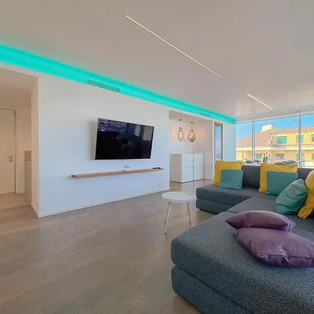 Seafront Luxury With Private Parking By Host Hero