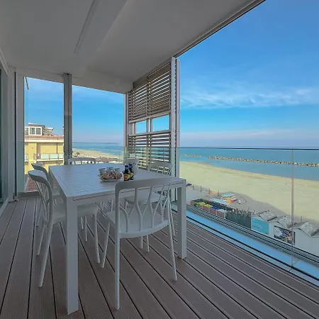 Seafront Luxury With Private Parking By Host Hero *