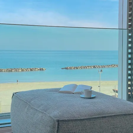 Seafront Luxury With Private Parking By Host Hero * 시비타노바 마르셰