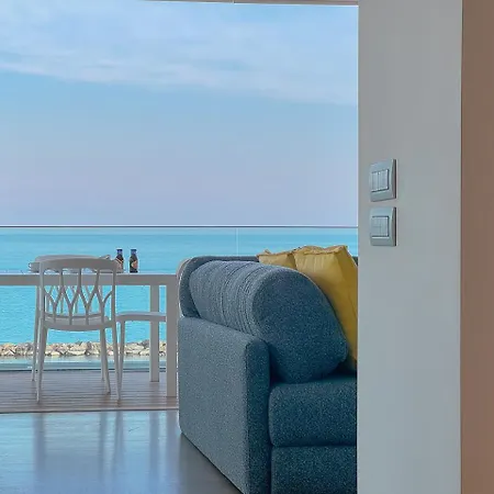 Seafront Luxury With Private Parking By Host Hero *