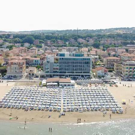 Seafront Luxury With Private Parking By Host Hero