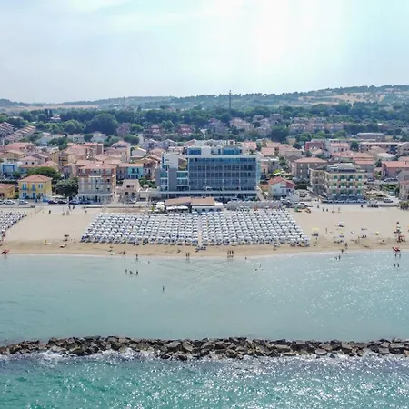 아파트 Seafront Luxury With Private Parking By Host Hero *
