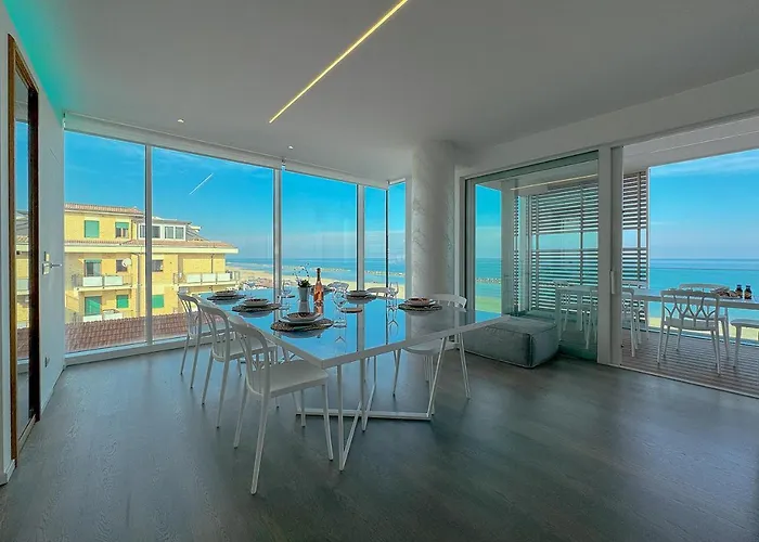 Seafront Luxury With Private Parking By Host Hero *