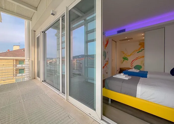Seafront Luxury With Private Parking By Host Hero 西维尔诺瓦·马尔凯