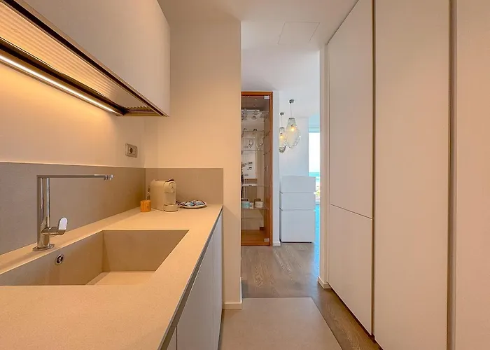 Seafront Luxury With Private Parking By Host Hero Apartment Civitanova Marche