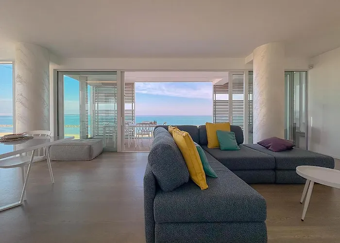 Seafront Luxury With Private Parking By Host Hero * 西维尔诺瓦·马尔凯