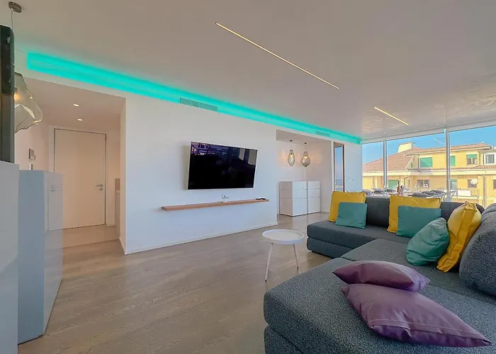 Seafront Luxury With Private Parking By Host Hero Apartment *