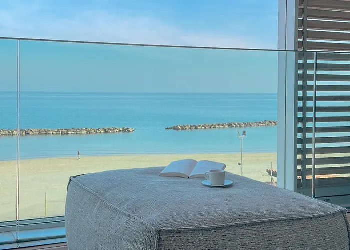 Seafront Luxury With Private Parking By Host Hero * 西维尔诺瓦·马尔凯