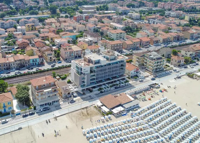 Seafront Luxury With Private Parking By Host Hero Apartment *