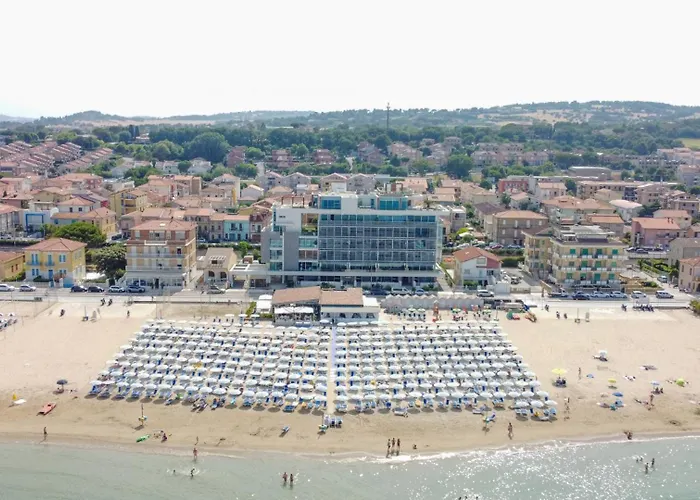 Seafront Luxury With Private Parking By Host Hero